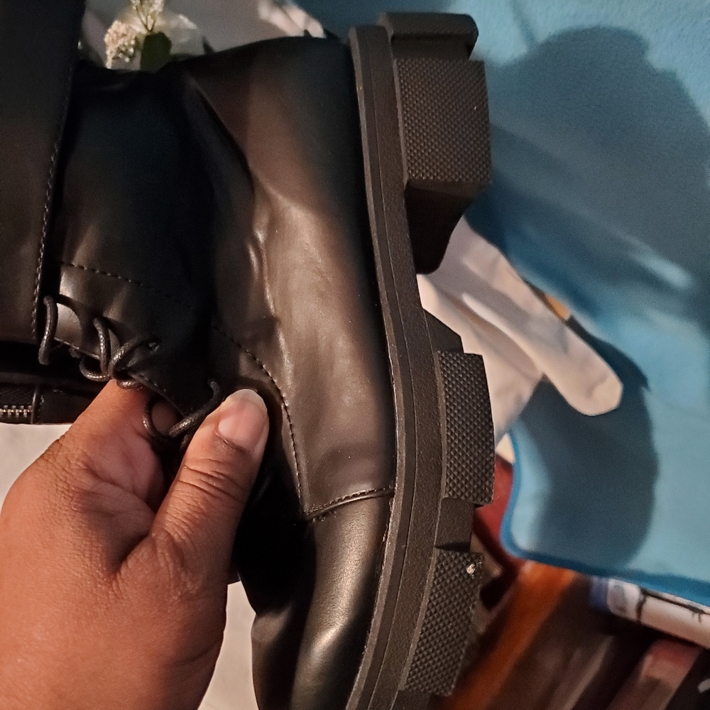 Liliana Chunky Heel Combat Boots w/Pouches - Picture 10 of 11
